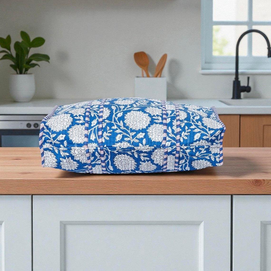 Quilted Sling Bag – Lightweight Cotton Purse for Women