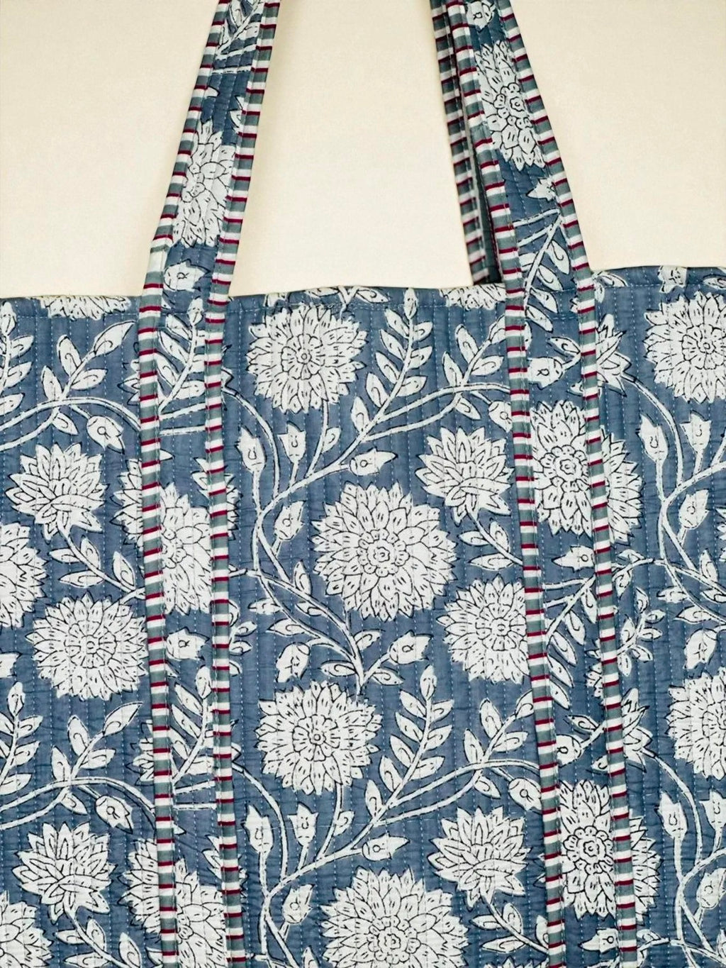 Indian Quilted Handbag – Simple, Stylish Cotton Carryall